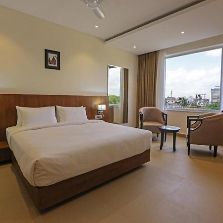 Hotel Oil Field Duliagaon エクステリア 写真